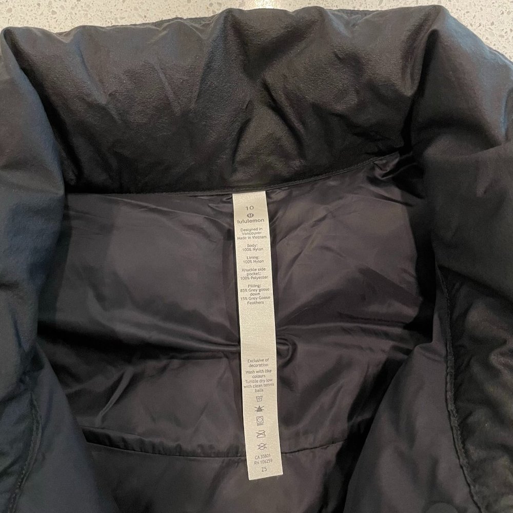 lululemon athletica Black Puffer Vest - Picture 4 of 16